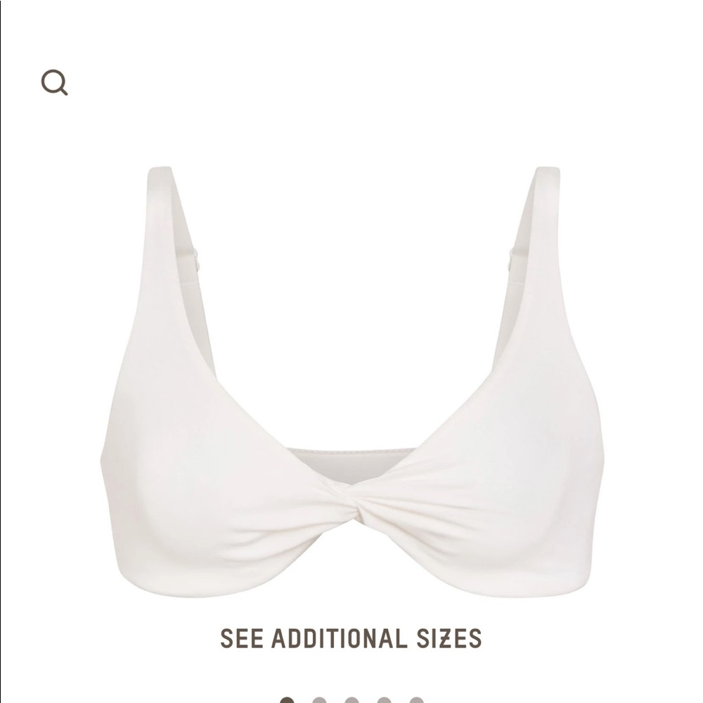NWT Twist skimpy scoop SKIMS bra